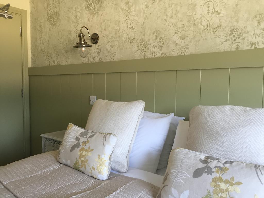 Riverbank, Country Pub And Guesthouse Carrickmacross Esterno foto