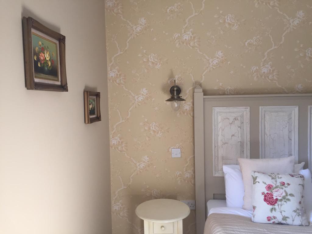 Riverbank, Country Pub And Guesthouse Carrickmacross Esterno foto