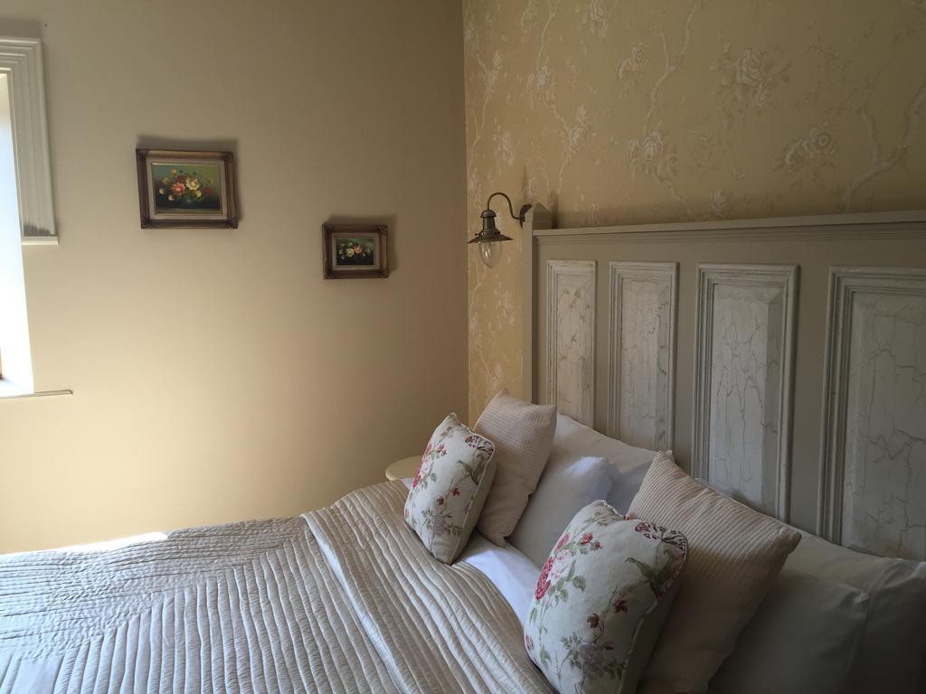 Riverbank, Country Pub And Guesthouse Carrickmacross Esterno foto