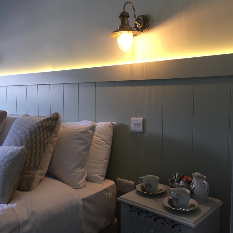 Riverbank, Country Pub And Guesthouse Carrickmacross Esterno foto