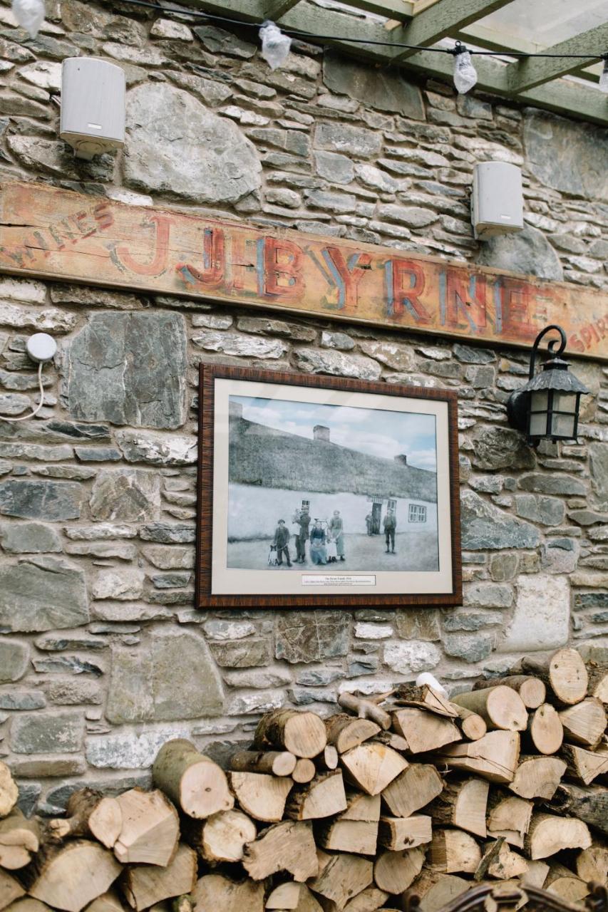 Riverbank, Country Pub And Guesthouse Carrickmacross Esterno foto